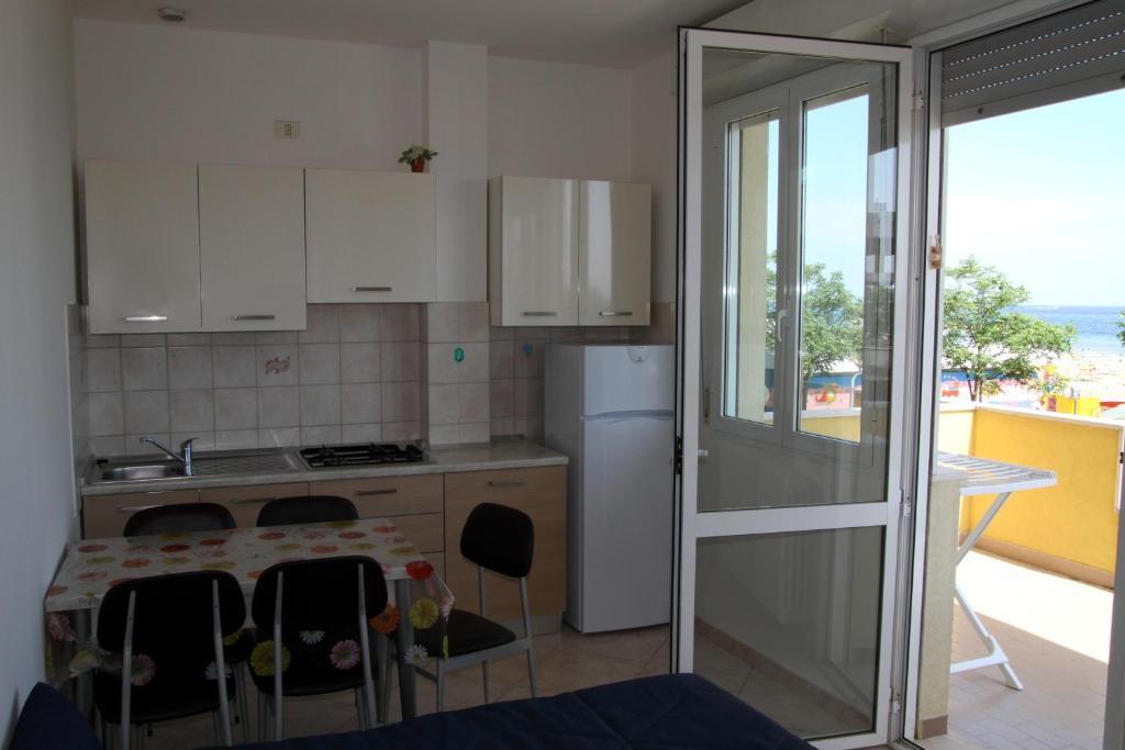 Appartamenti Montmartre Rimini Exterior foto